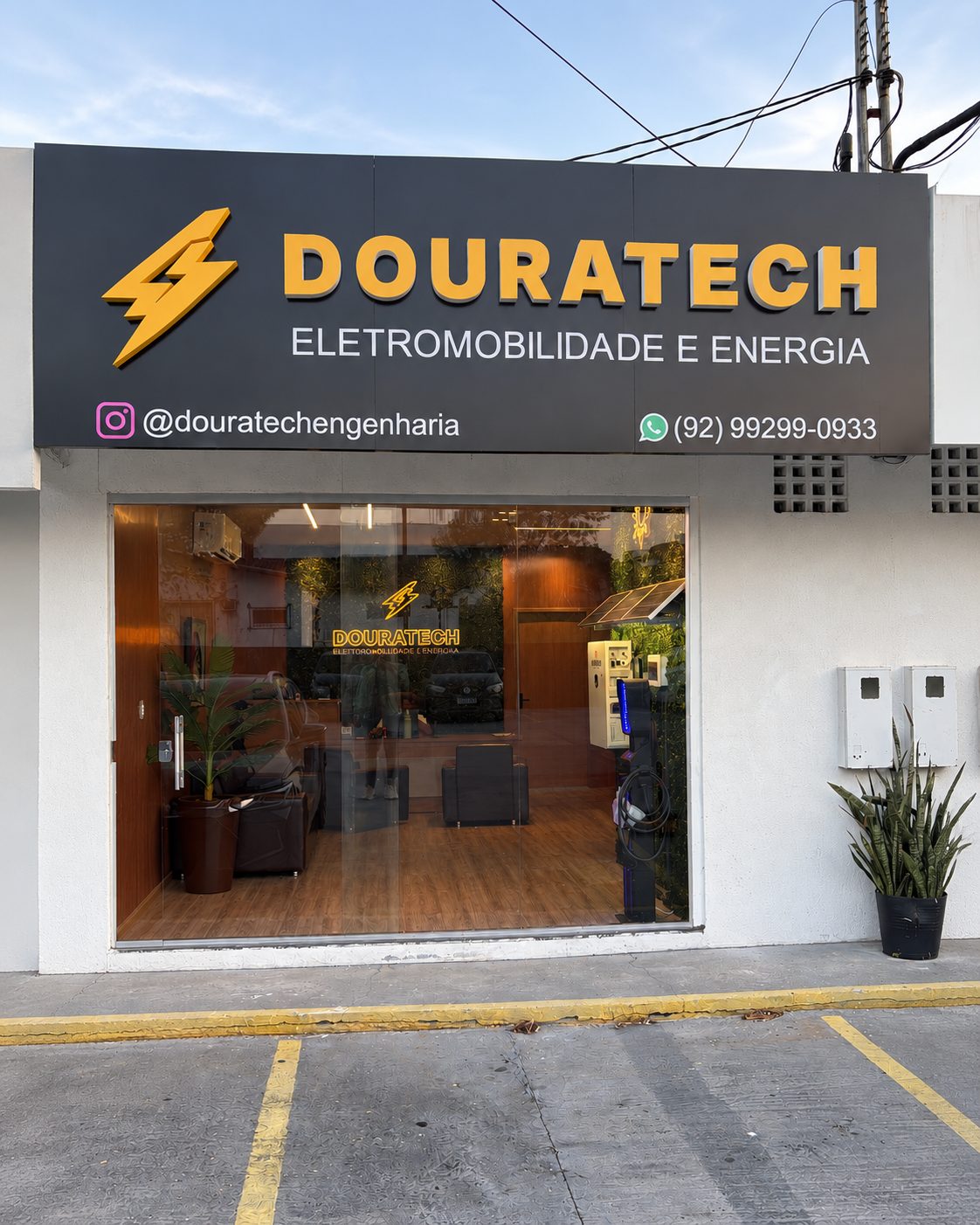 Fachada da loja Douratech Engenharia em Manaus